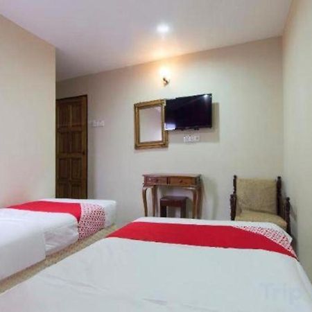 Oyo 44100 Hotel Casavilla Petaling Jaya Buitenkant foto