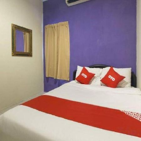 Oyo 44100 Hotel Casavilla Petaling Jaya Buitenkant foto