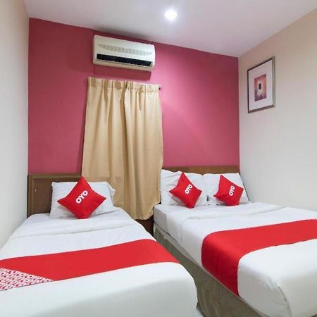 Oyo 44100 Hotel Casavilla Petaling Jaya Buitenkant foto