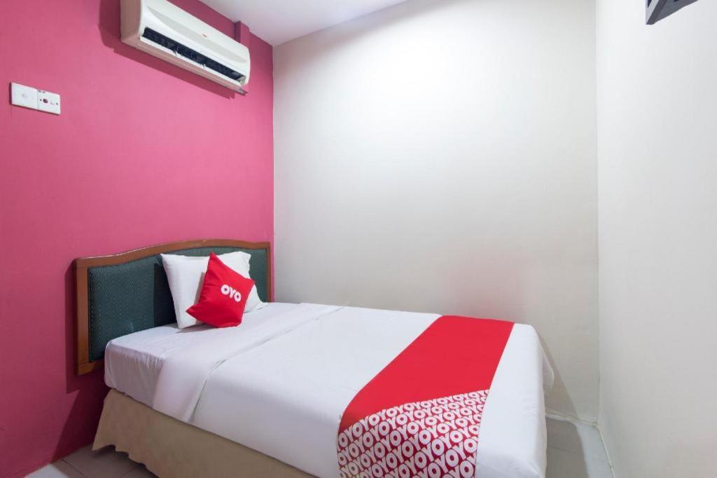 Oyo 44100 Hotel Casavilla Petaling Jaya Buitenkant foto