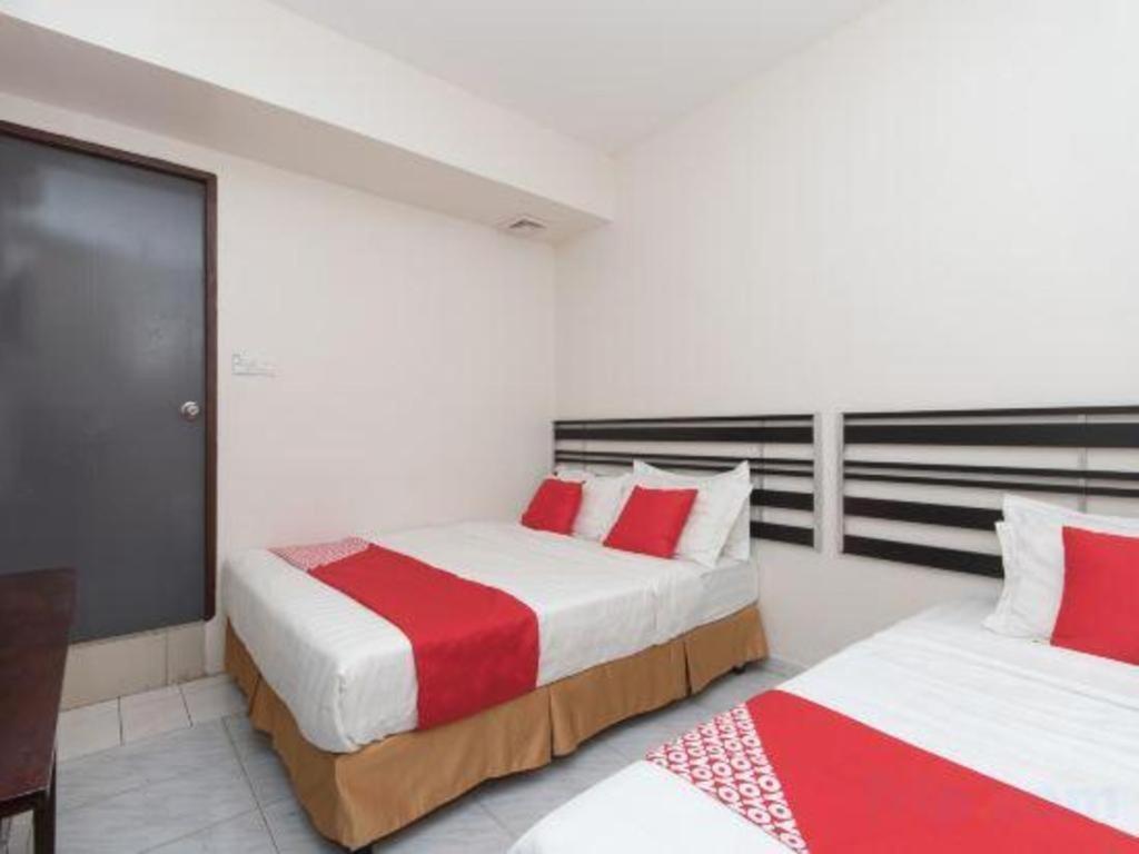Oyo 44100 Hotel Casavilla Petaling Jaya Buitenkant foto