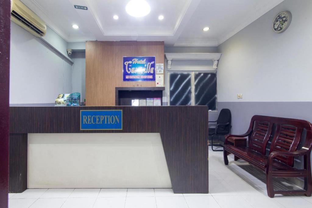 Oyo 44100 Hotel Casavilla Petaling Jaya Buitenkant foto