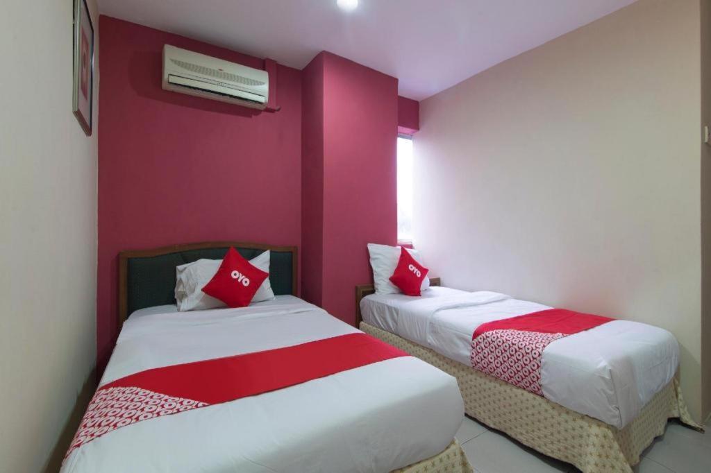 Oyo 44100 Hotel Casavilla Petaling Jaya Buitenkant foto