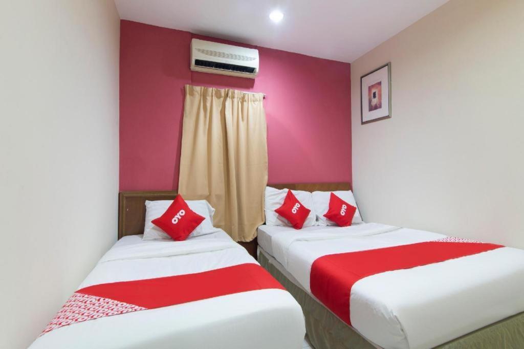 Oyo 44100 Hotel Casavilla Petaling Jaya Buitenkant foto