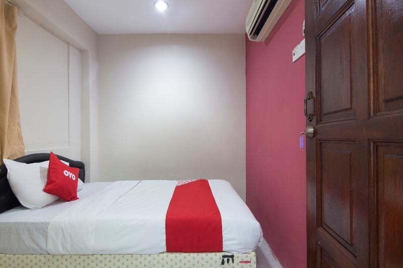 Oyo 44100 Hotel Casavilla Petaling Jaya Buitenkant foto